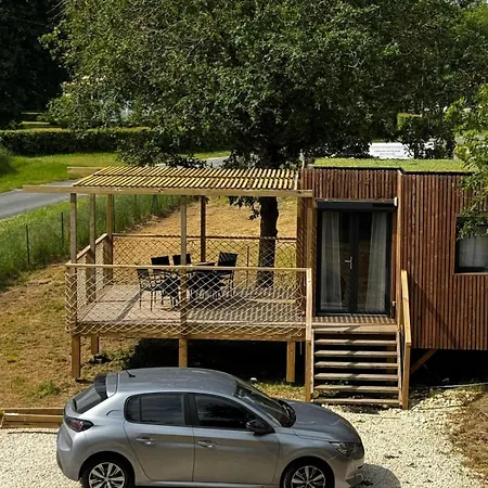 Ecofriendly Tinyhouse On An Enclosed Talais