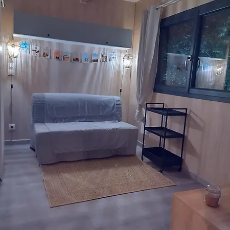 Ecofriendly Tinyhouse On An Enclosed * Talais
